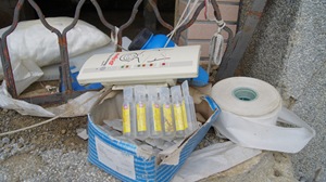 救命的器材已經靜靜地躺了10個月