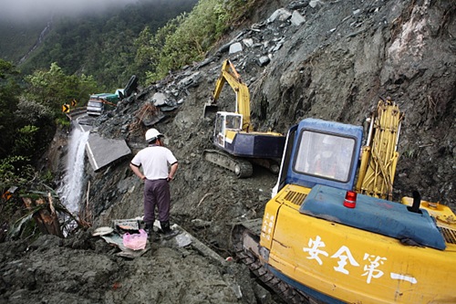 12.8K處路段已在下午六點左右搶通