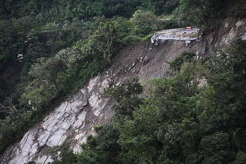 16.5K處崩塌，路面完全消失