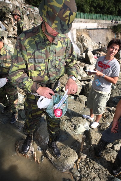 本日搜索搜尋進度不多，但陸續發現不少失蹤車輛遺骸、個人用品等