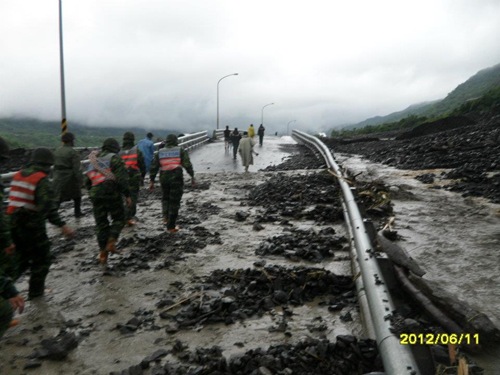 576591_347491101991550_414099513_n