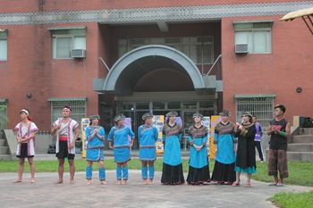 IMG_4647介紹舞團的團員、東中的小老師們給大家認識