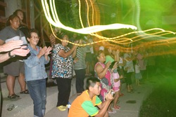 IMG_4907大家都站起來打節拍為舞者助興