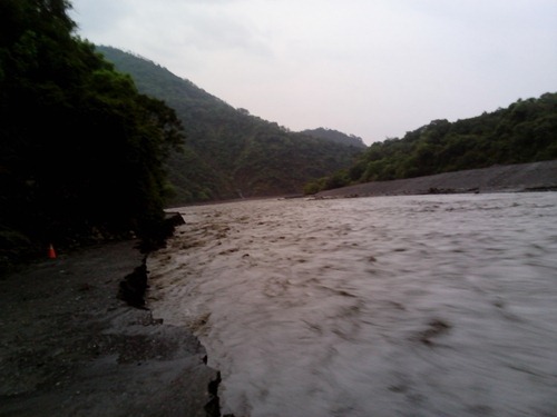 早晨五點多，溪底便道復興端100k處景象(謝傳福攝)