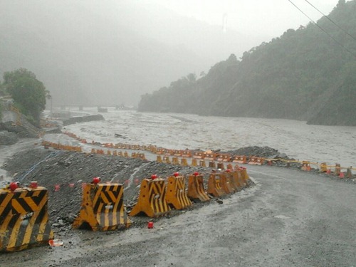 從勤和望向桃源方向老濃溪水暴漲情景  勤和青年吳世傑提供